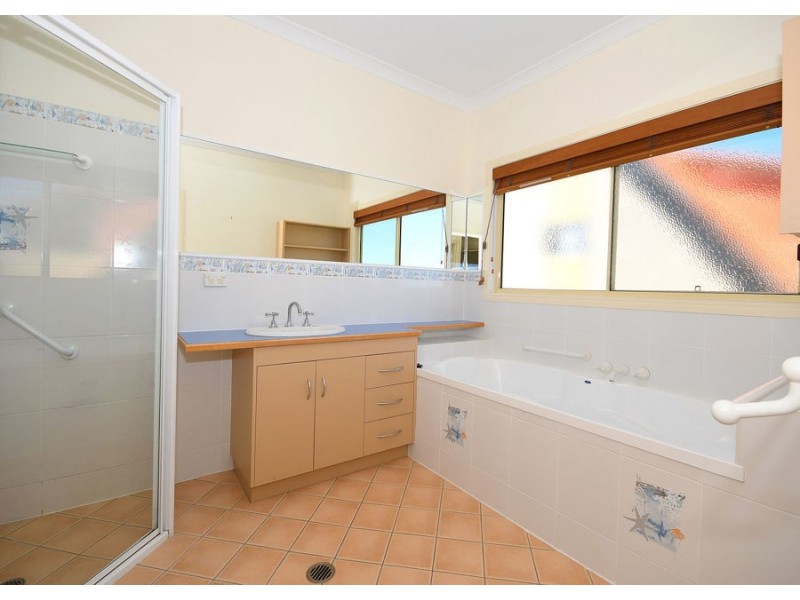 8 Regency Avenue, Urraween QLD 4655