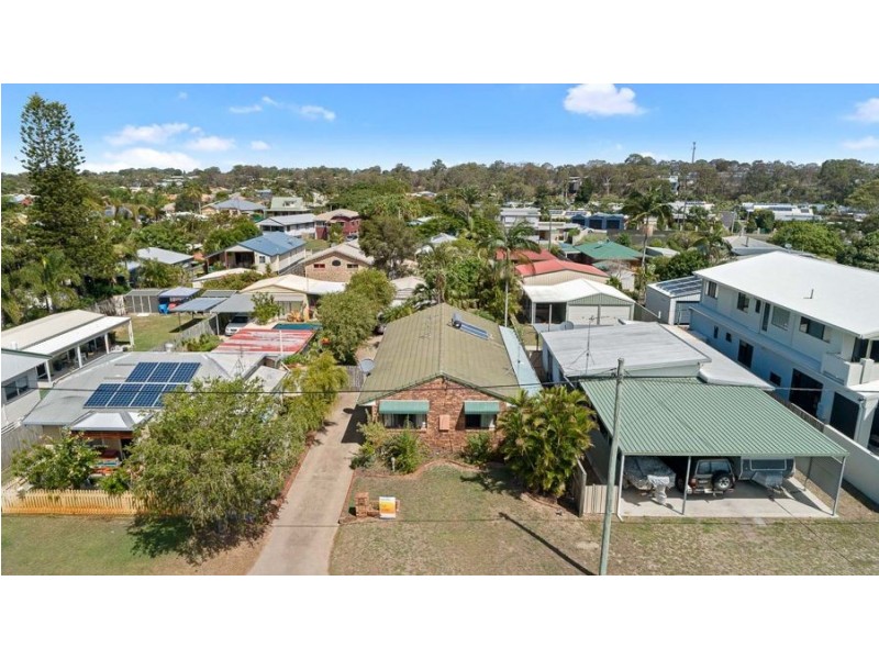 33 Ocean Street, Torquay QLD 4655