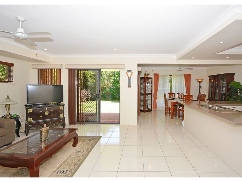 8 Partridge Close, Torquay QLD 4655