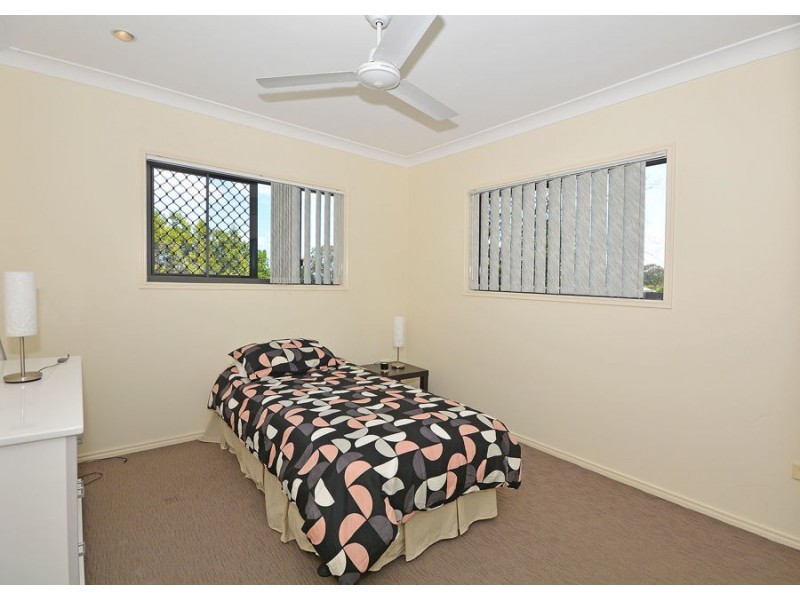 8 Partridge Close, Torquay QLD 4655