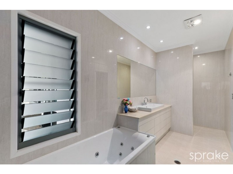 10 Pinnacle Court, Craignish QLD 4655