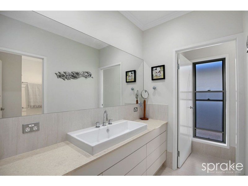 10 Pinnacle Court, Craignish QLD 4655