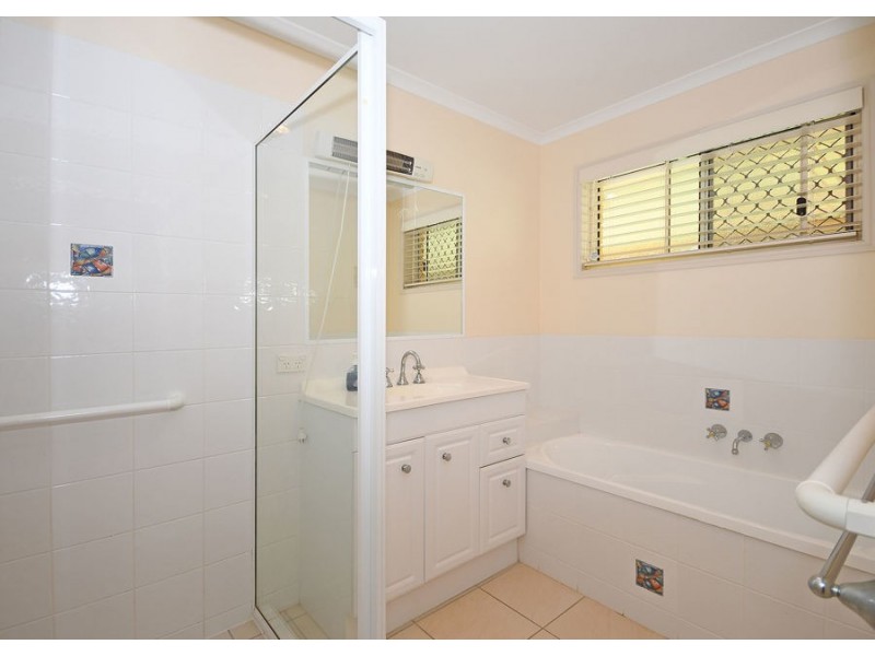 49 Archer Drive, Point Vernon QLD 4655