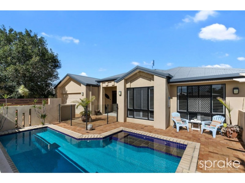 77 Truro Street, Torquay QLD 4655