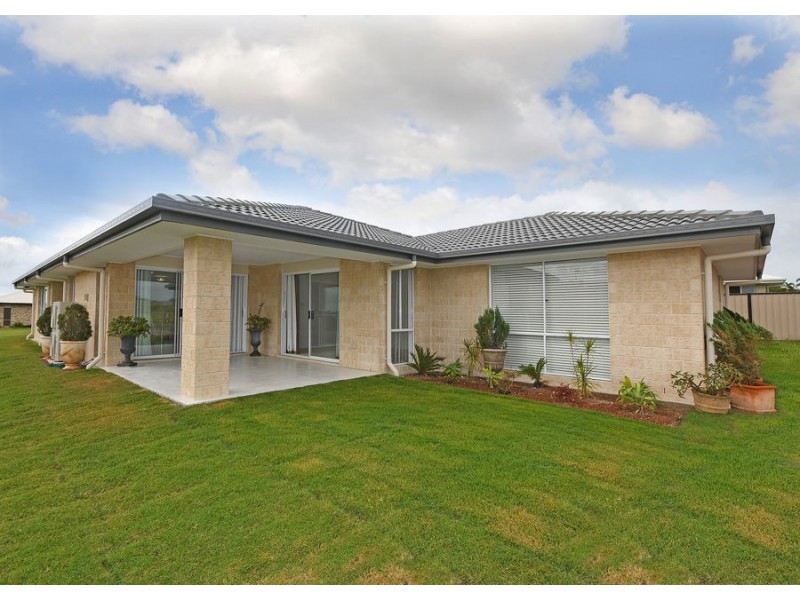 30 Windjammer Circuit, River Heads QLD 4655