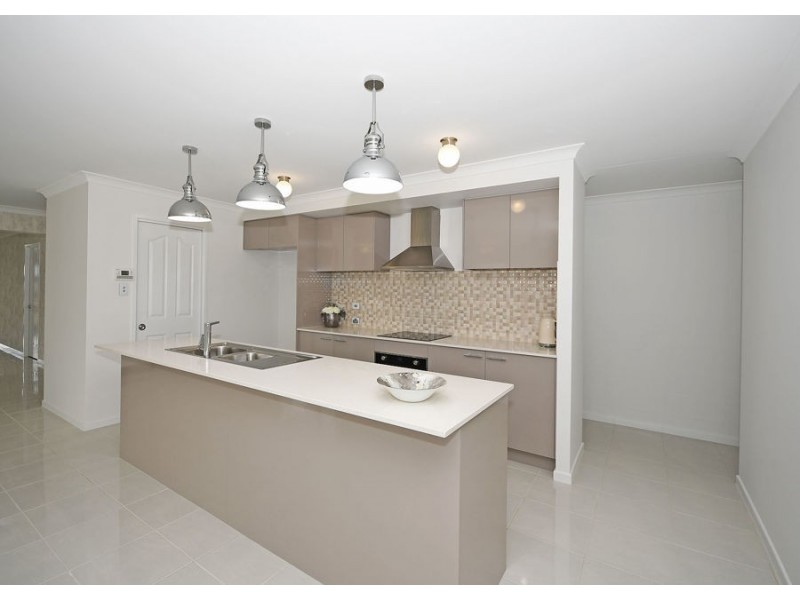 30 Windjammer Circuit, River Heads QLD 4655