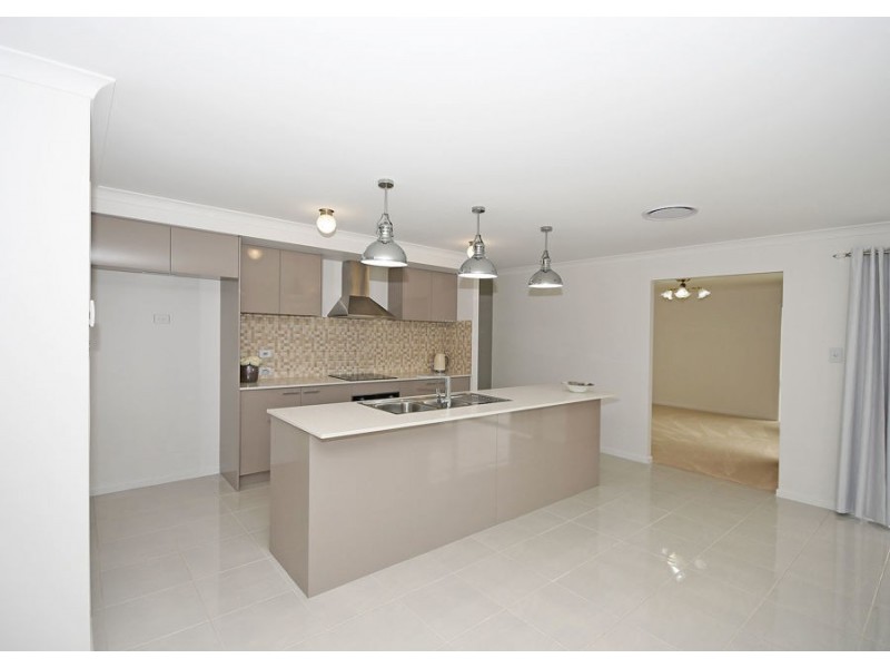 30 Windjammer Circuit, River Heads QLD 4655