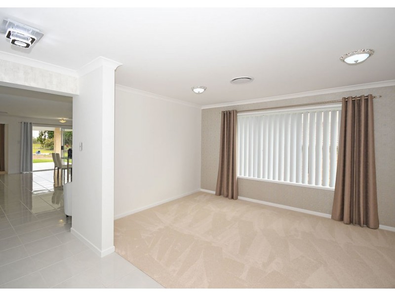 30 Windjammer Circuit, River Heads QLD 4655
