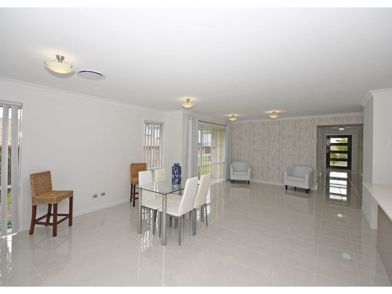 30 Windjammer Circuit, River Heads QLD 4655