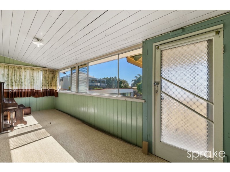 8 Kelly Street, Point Vernon QLD 4655