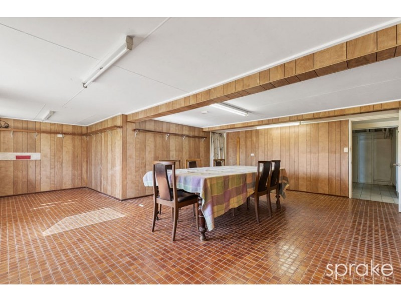 8 Kelly Street, Point Vernon QLD 4655