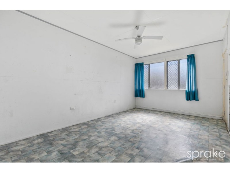 8 Kelly Street, Point Vernon QLD 4655
