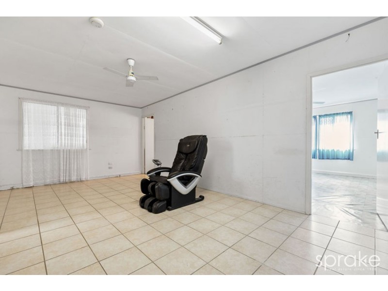 8 Kelly Street, Point Vernon QLD 4655