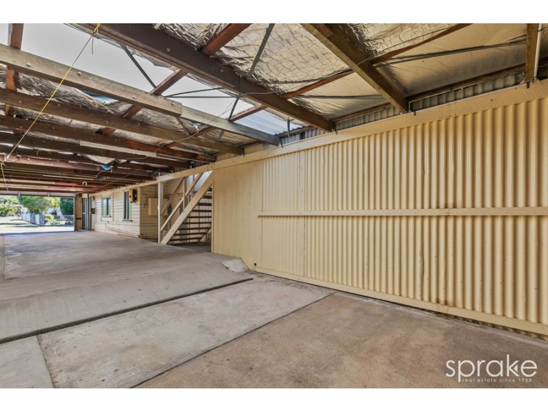8 Kelly Street, Point Vernon QLD 4655