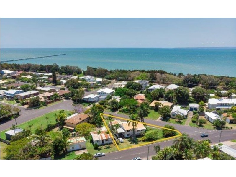 66 Kent Street, Urangan QLD 4655