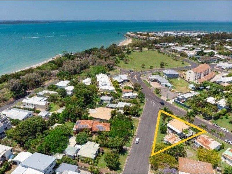 66 Kent Street, Urangan QLD 4655