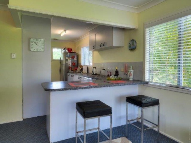 66 Kent Street, Urangan QLD 4655