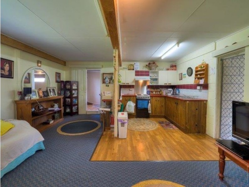 66 Kent Street, Urangan QLD 4655