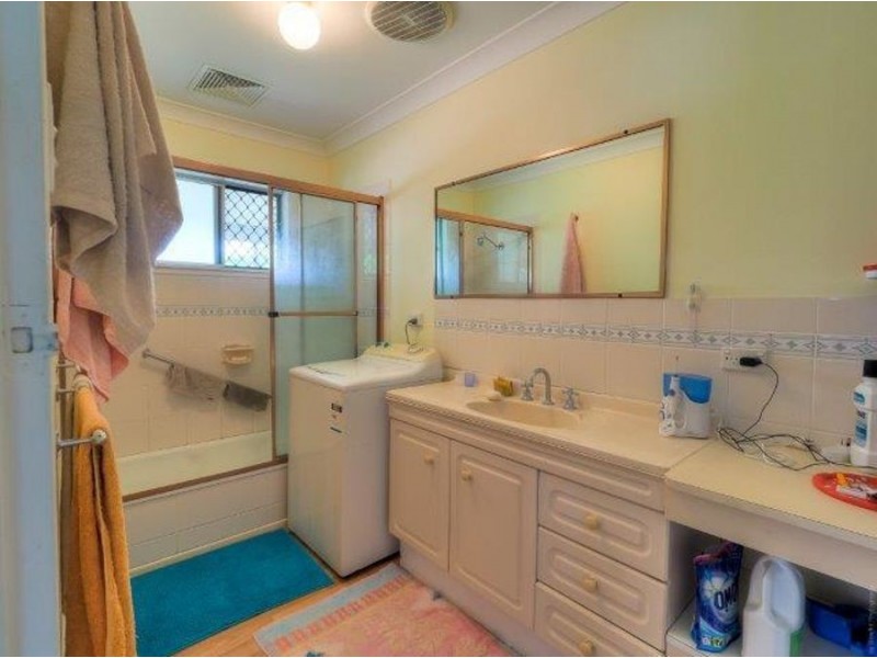 66 Kent Street, Urangan QLD 4655