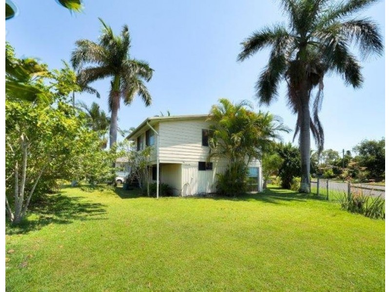 66 Kent Street, Urangan QLD 4655