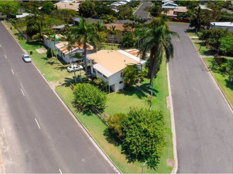 66 Kent Street, Urangan QLD 4655
