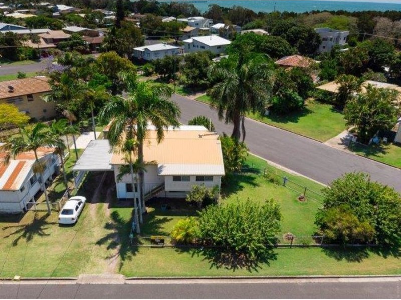 66 Kent Street, Urangan QLD 4655