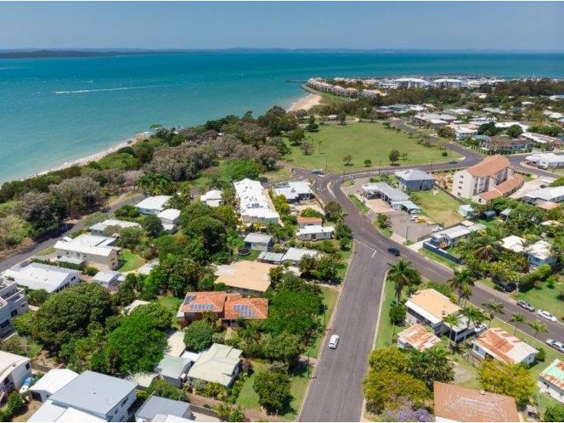 66 Kent Street, Urangan QLD 4655