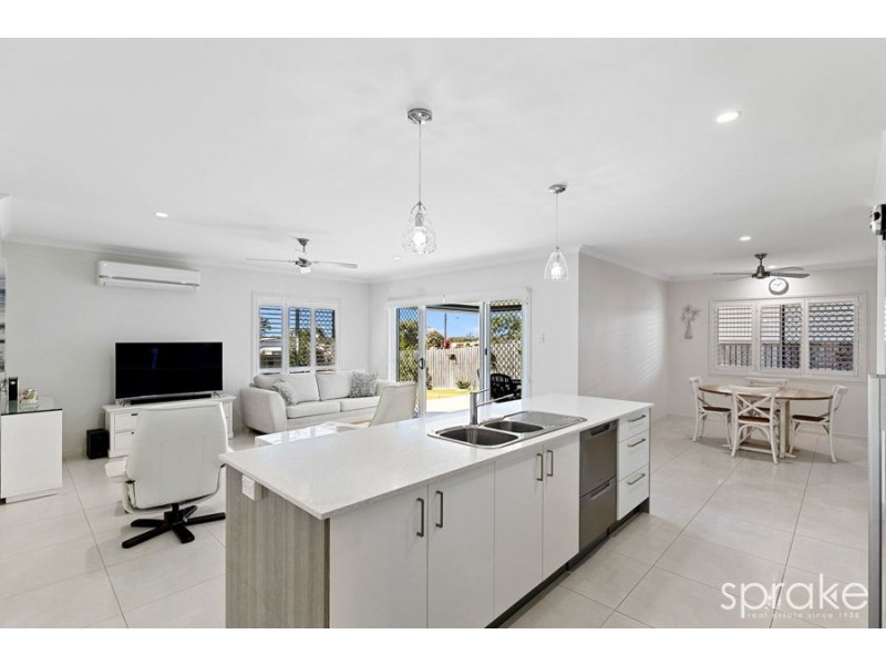 16 Bronte Place, Urraween QLD 4655