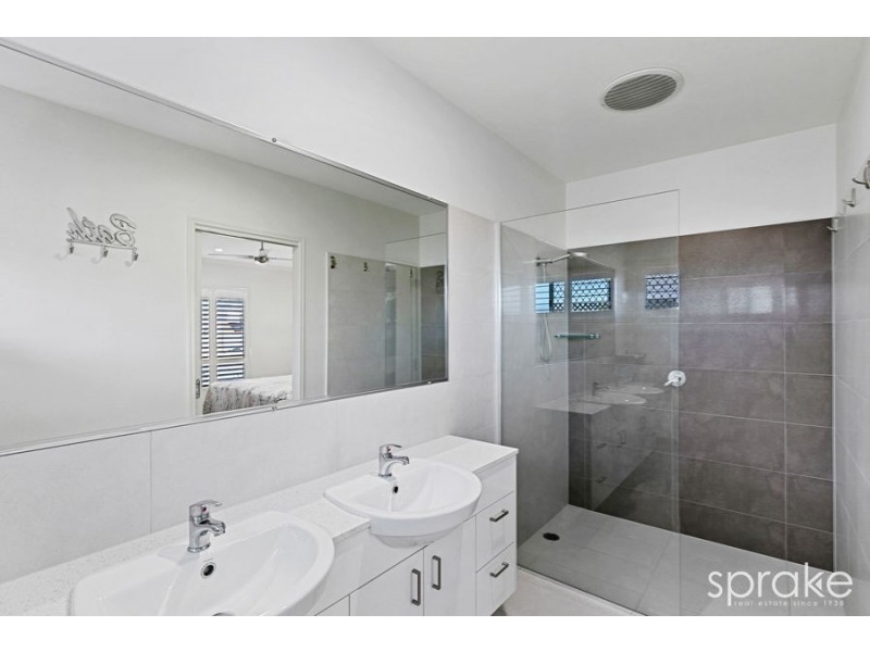 16 Bronte Place, Urraween QLD 4655