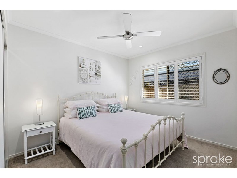 16 Bronte Place, Urraween QLD 4655
