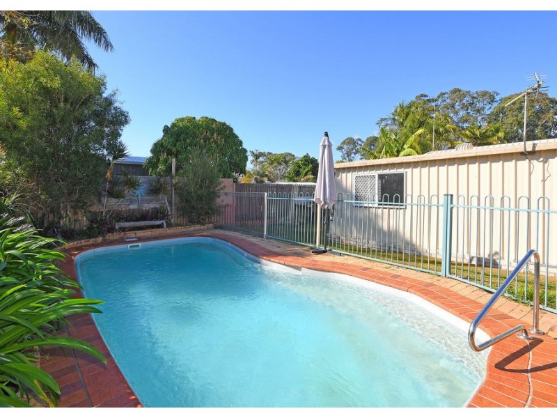 8 Dougan Street, Point Vernon QLD 4655
