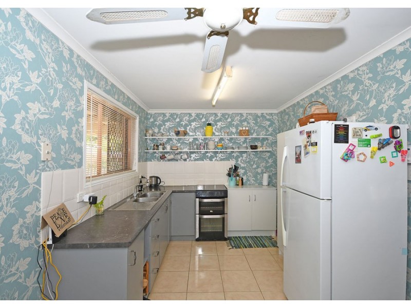 8 Dougan Street, Point Vernon QLD 4655