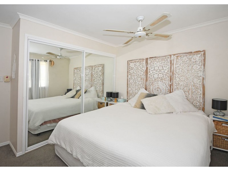 8 Dougan Street, Point Vernon QLD 4655