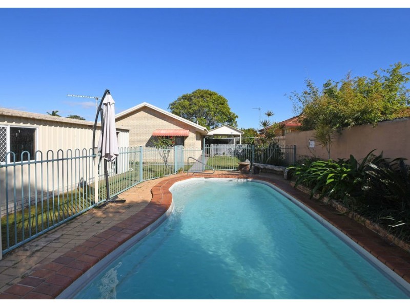 8 Dougan Street, Point Vernon QLD 4655