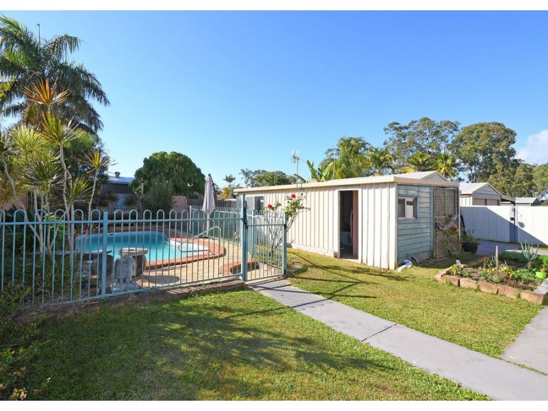 8 Dougan Street, Point Vernon QLD 4655