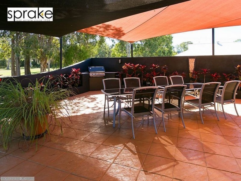 11 Oceanview Street, Point Vernon QLD 4655