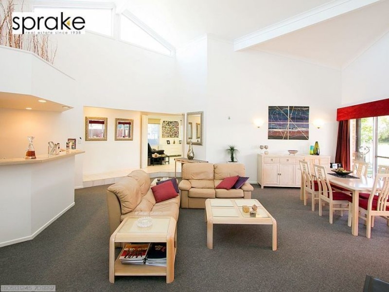 11 Oceanview Street, Point Vernon QLD 4655