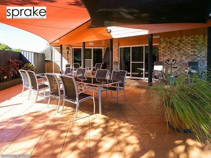 11 Oceanview Street, Point Vernon QLD 4655