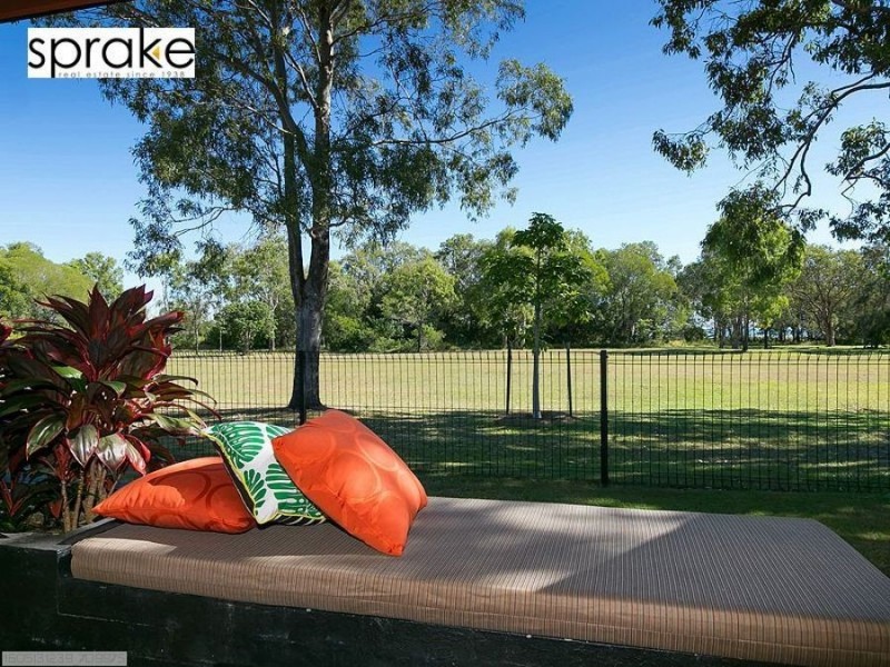 11 Oceanview Street, Point Vernon QLD 4655