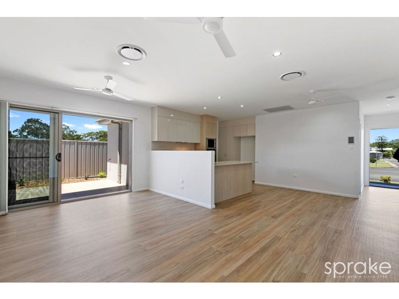 2 Tannen Court, Urangan QLD 4655