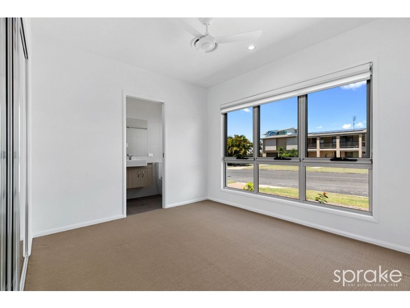 2 Tannen Court, Urangan QLD 4655