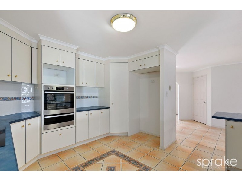 48 Senor Avenue, Urangan QLD 4655