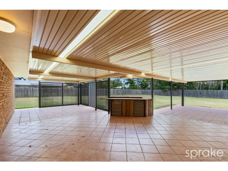 48 Senor Avenue, Urangan QLD 4655