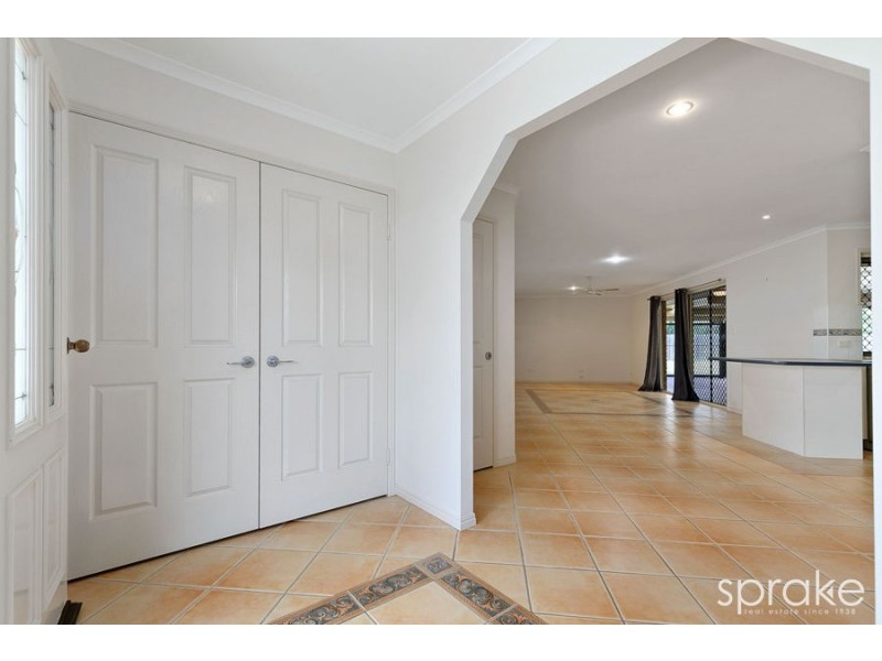 48 Senor Avenue, Urangan QLD 4655