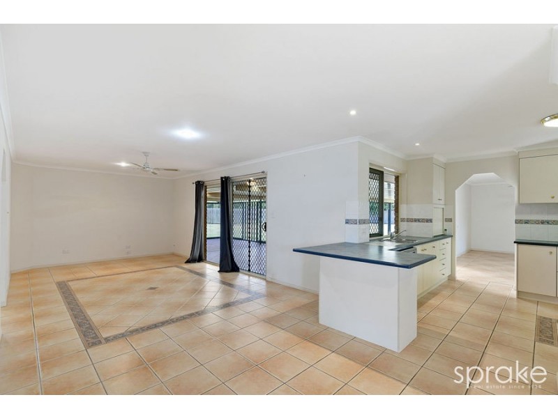 48 Senor Avenue, Urangan QLD 4655