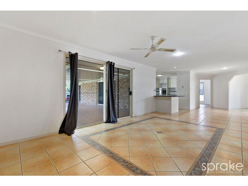 48 Senor Avenue, Urangan QLD 4655