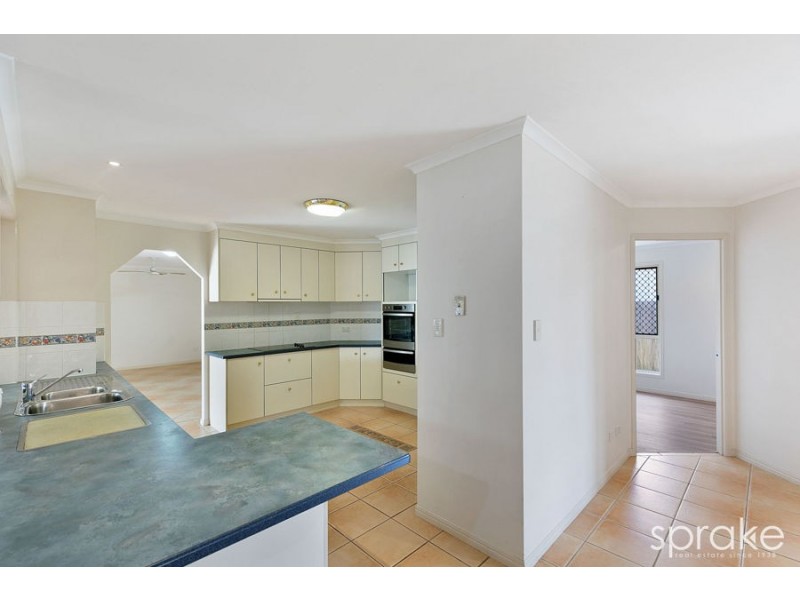 48 Senor Avenue, Urangan QLD 4655