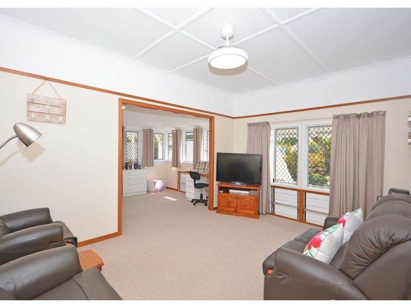 17 Ann Street, Torquay QLD 4655