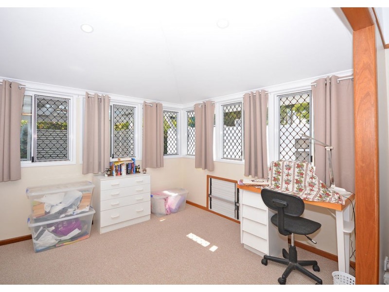 17 Ann Street, Torquay QLD 4655