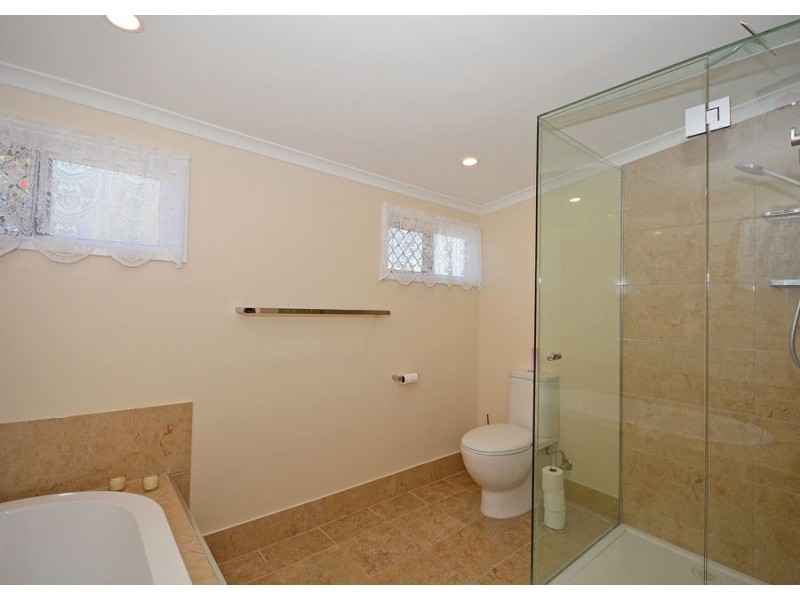 17 Ann Street, Torquay QLD 4655